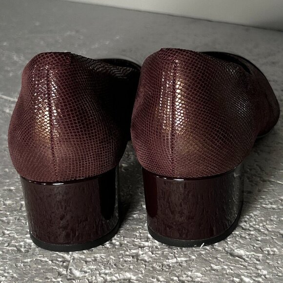 Clarks SZ10 Chartli Cap Toe Block Heel Comfort Shoe Wardrobe Staple Career Dress - Picture 8 of 9